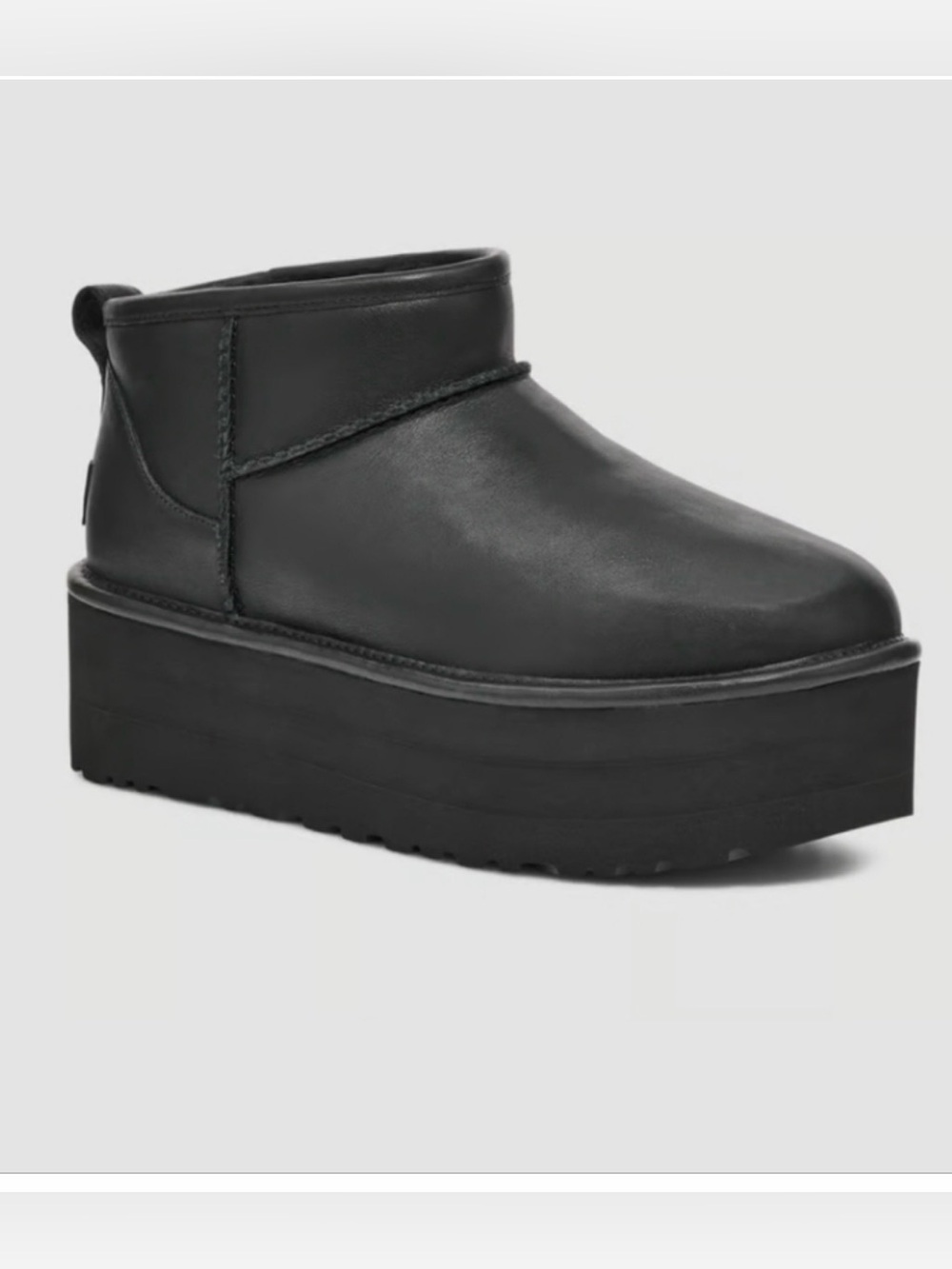 UGG Classic Ultra Mini Platform Boot Black Leather Womens size 8 Slip On Chunky